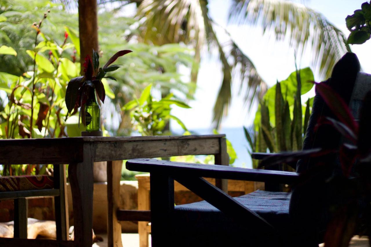 Butterfly Space- A Non-Profit Eco-Lodge Nkhata Bay エクステリア 写真