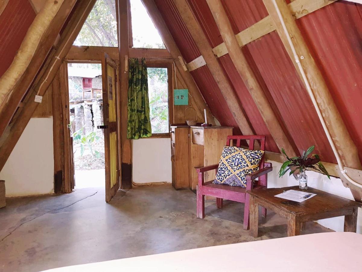 Butterfly Space- A Non-Profit Eco-Lodge Nkhata Bay エクステリア 写真