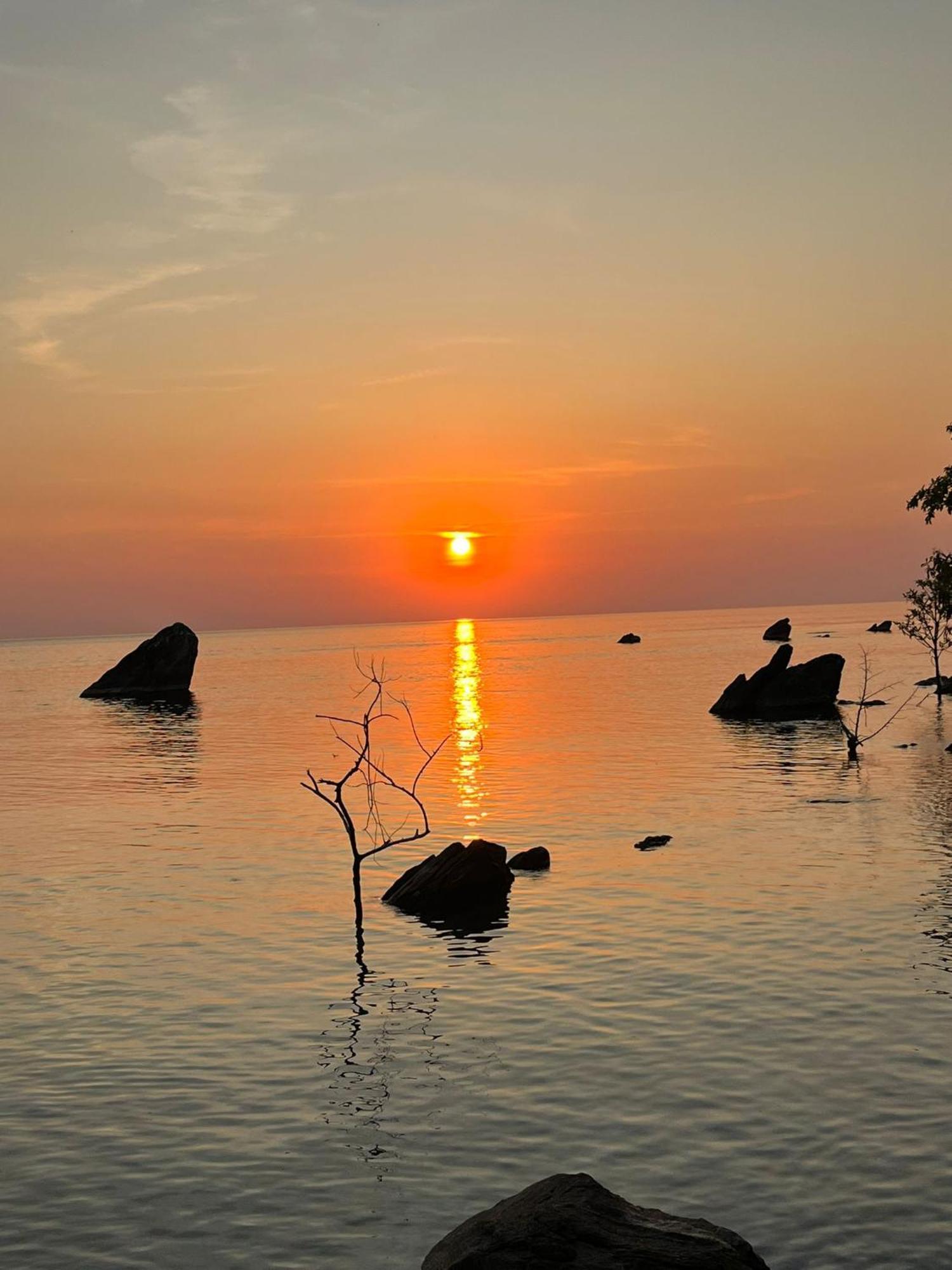 Butterfly Space- A Non-Profit Eco-Lodge Nkhata Bay エクステリア 写真
