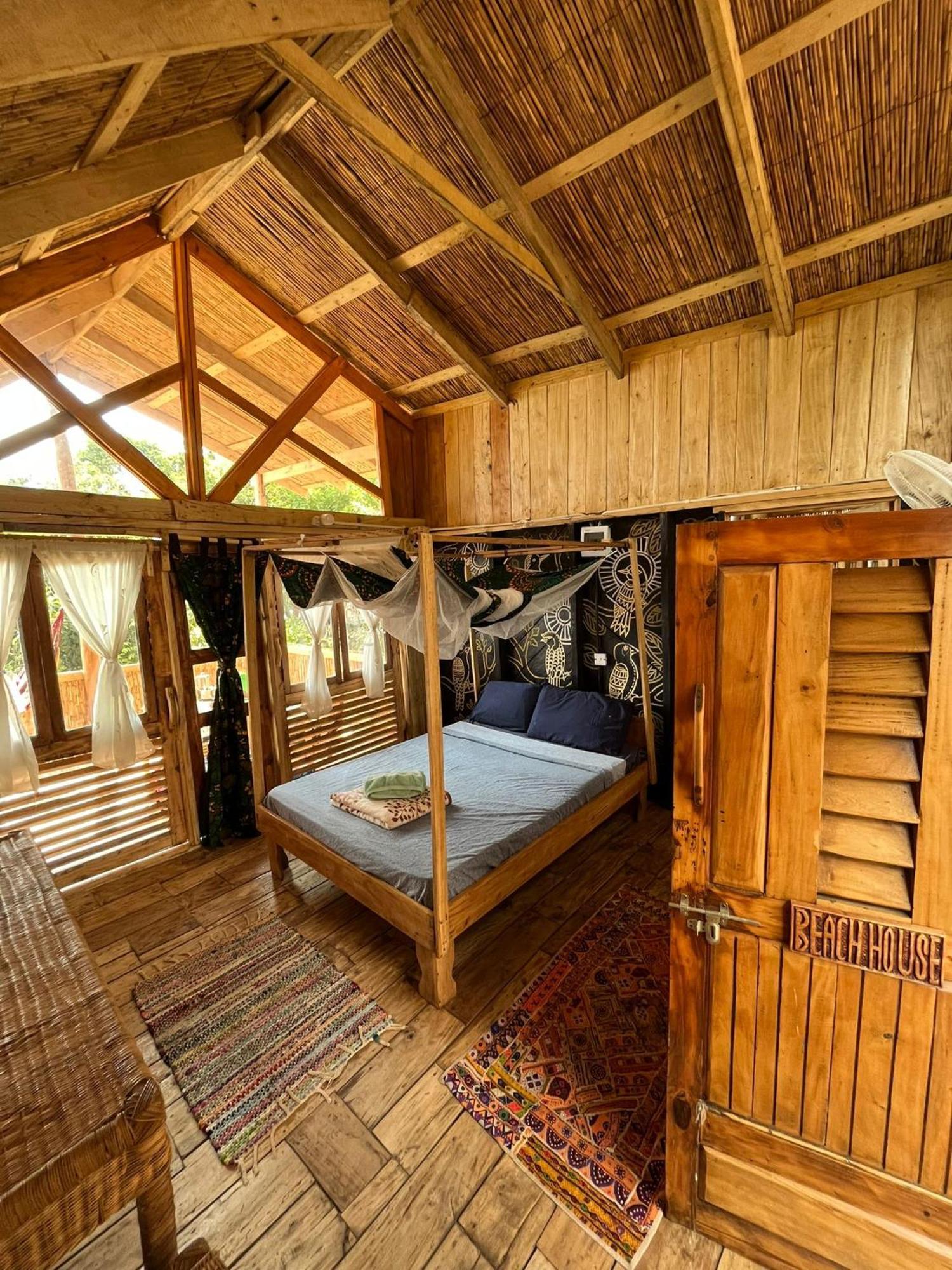 Butterfly Space- A Non-Profit Eco-Lodge Nkhata Bay エクステリア 写真