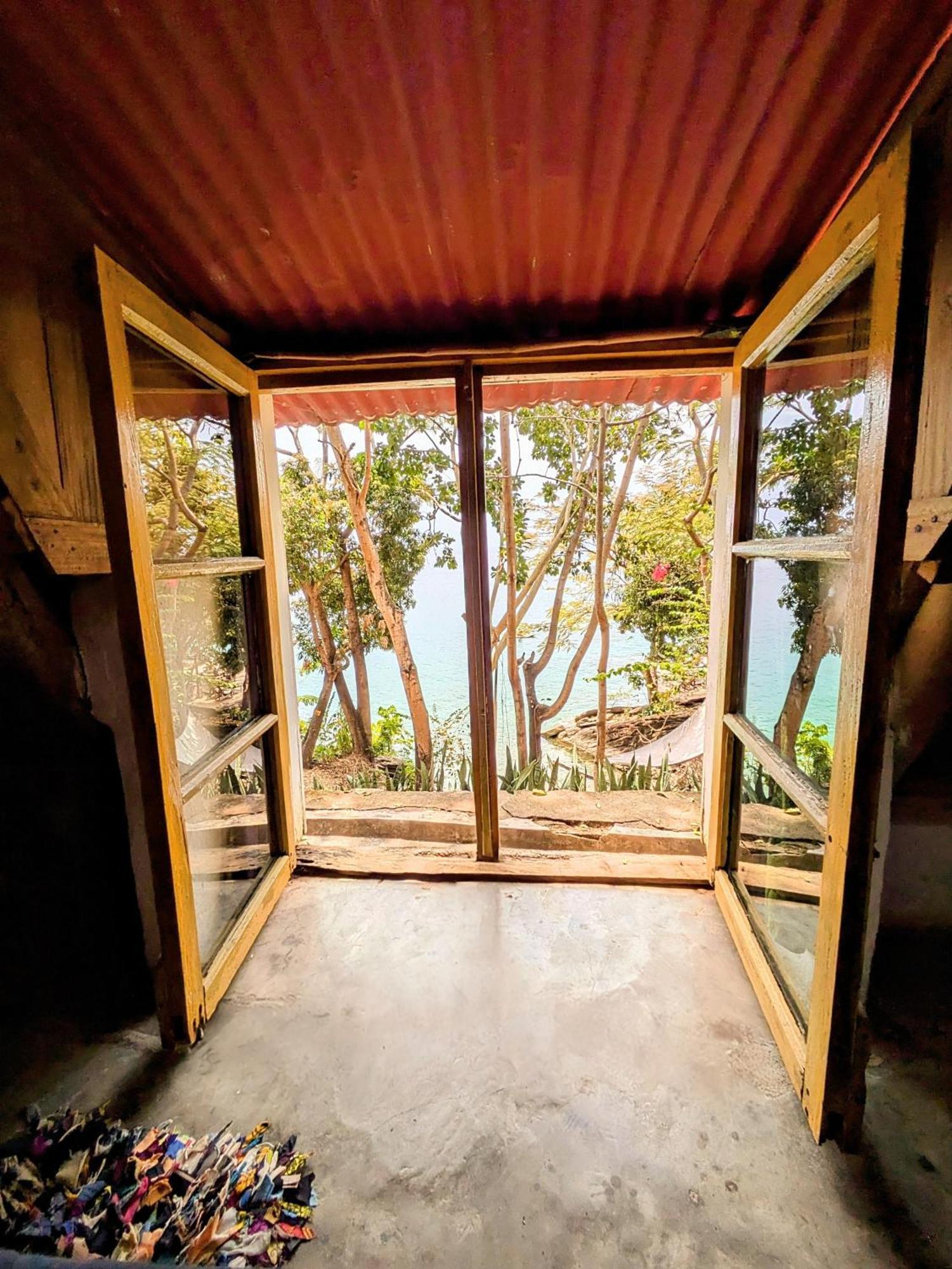 Butterfly Space- A Non-Profit Eco-Lodge Nkhata Bay エクステリア 写真