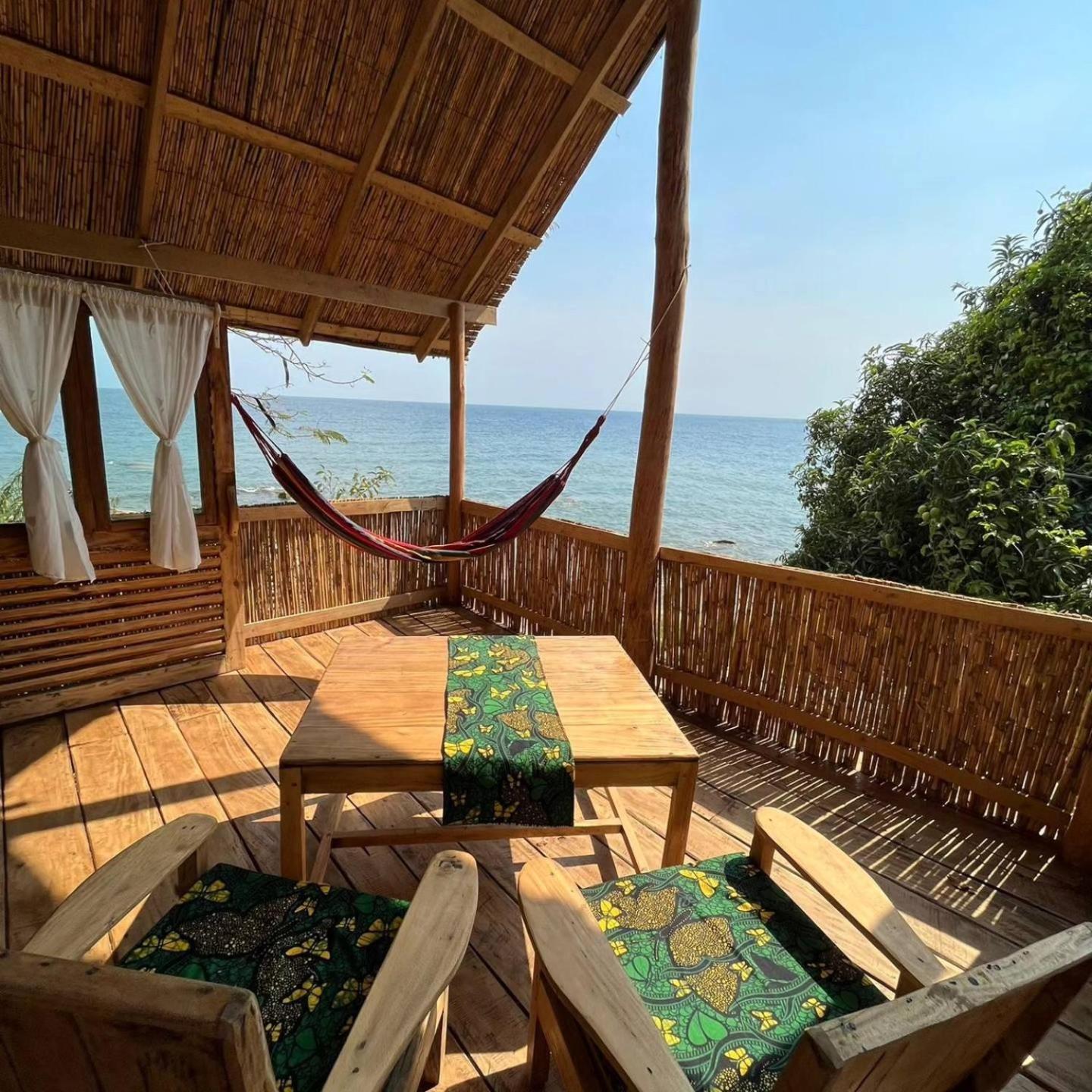 Butterfly Space- A Non-Profit Eco-Lodge Nkhata Bay エクステリア 写真