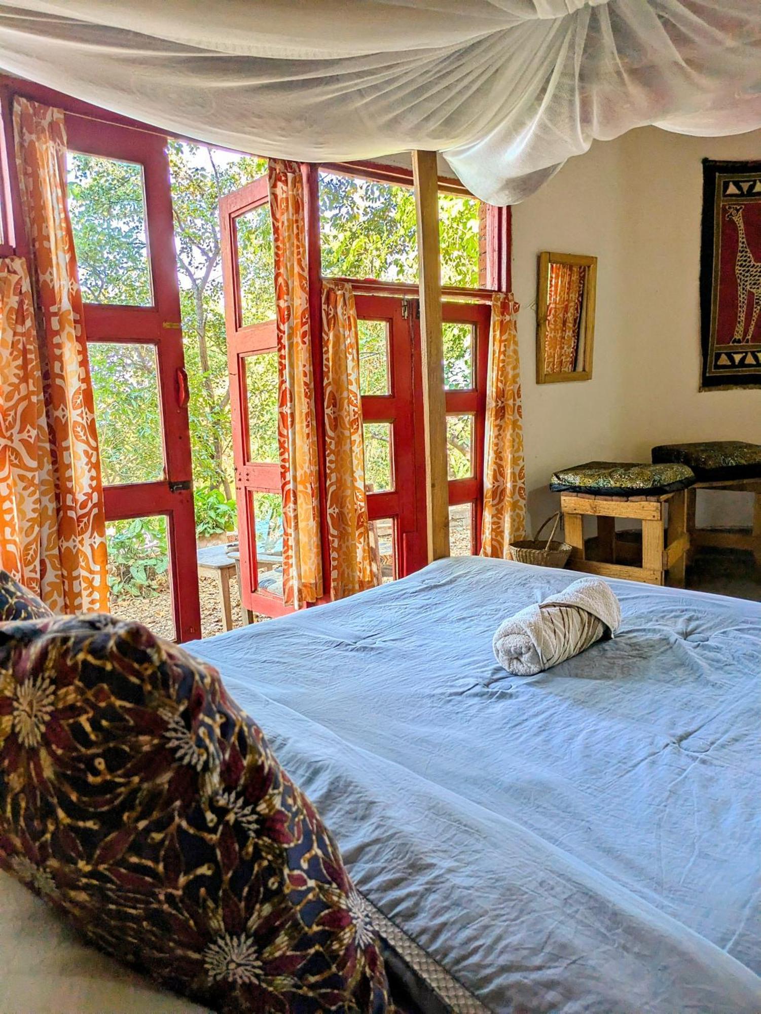 Butterfly Space- A Non-Profit Eco-Lodge Nkhata Bay エクステリア 写真